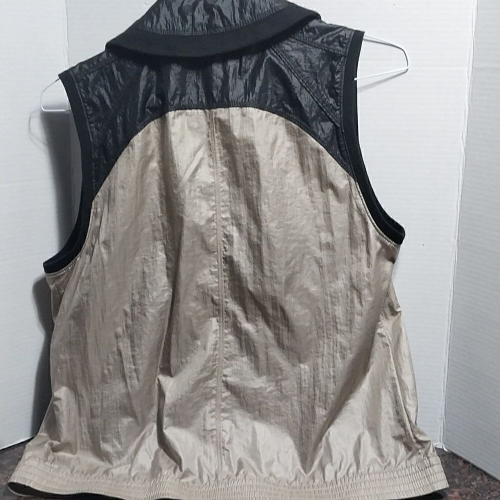 Chico's Vest...EUC  - Picture 5 of 8